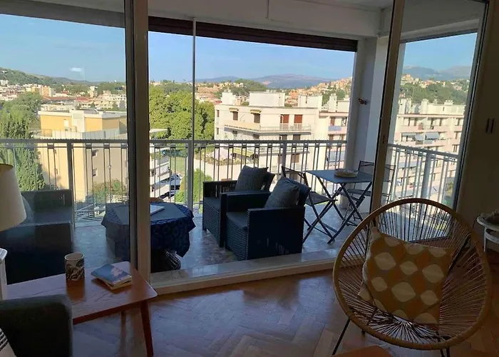 Cyrille Besset - Charmant T2 Avec Balcon